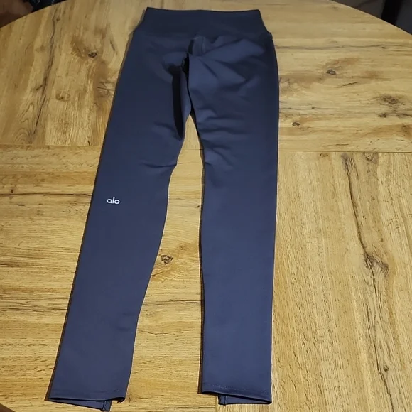 ALO Yoga Charcoal Leggings Size S - Picture 7 of 16